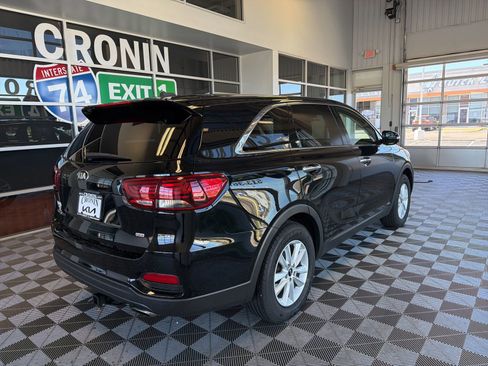 Used 2019 Kia Sorento LX image 6