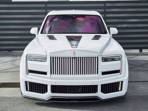 Used 2026 Rolls-Royce Cullinan AWD/4WD image 16