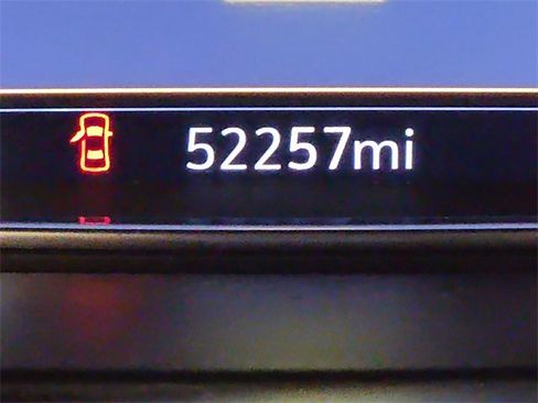 Used 2021 GMC Yukon SLT w/ SLT Luxury Plus Package image 15