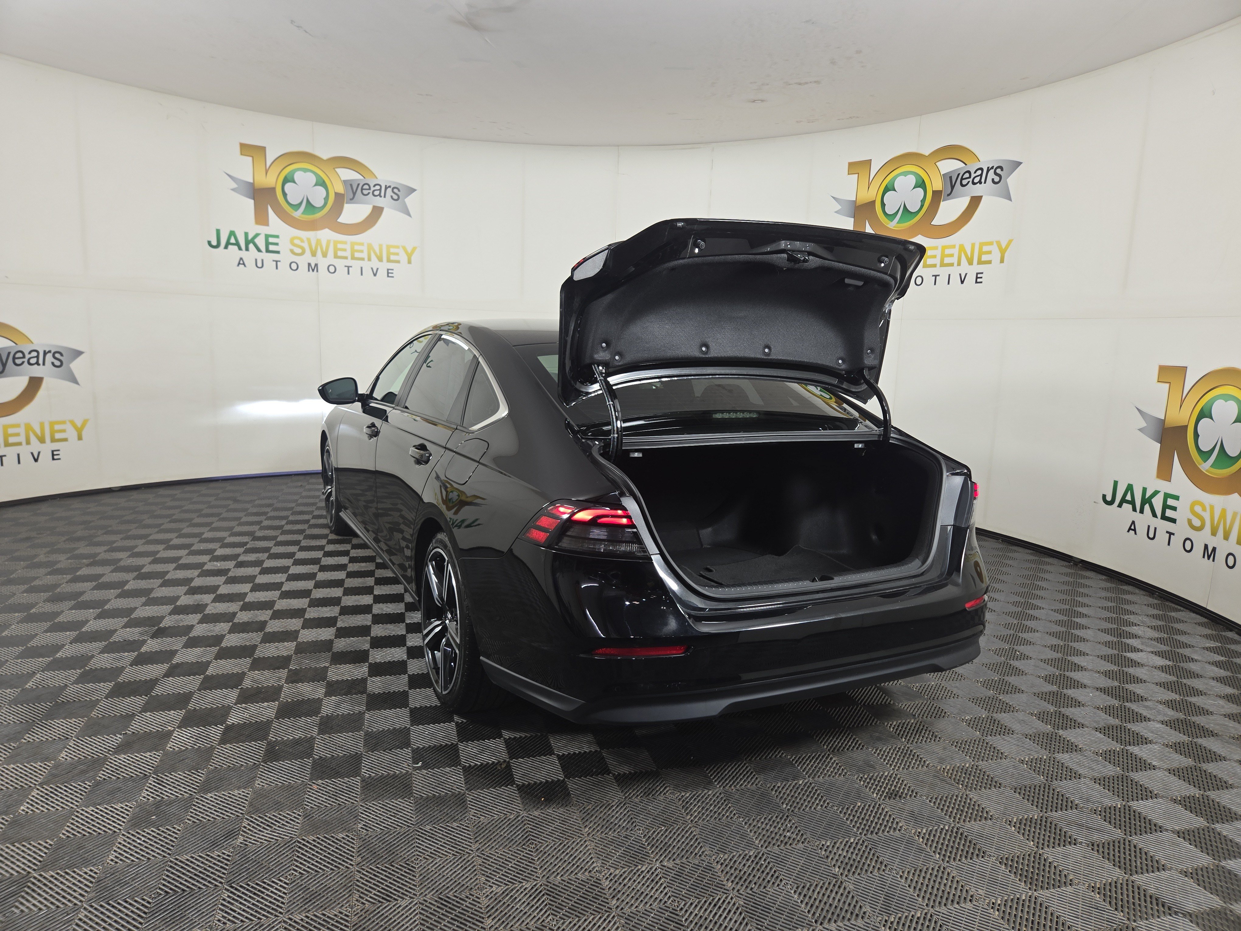 Used 2025 Honda Accord Sport image 30
