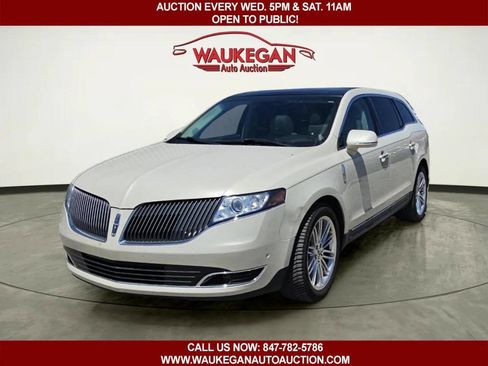 Used 2014 Lincoln MKT AWD w/ Equipment Group 201A image 1