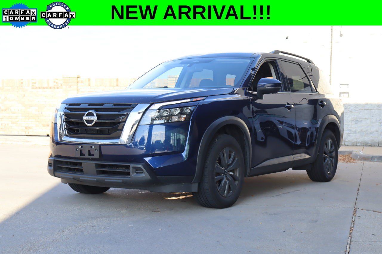 Used 2024 Nissan Pathfinder SV FWD image 1
