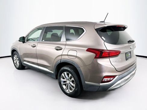 Used 2019 Hyundai Santa Fe SE image 5