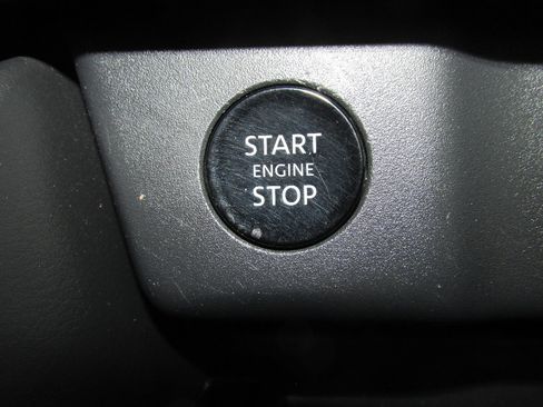 Used 2024 Nissan Rogue SV image 25