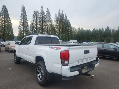 Used 2016 Toyota Tacoma TRD Sport w/ Premium & Technology Package AWD/4WD image 3