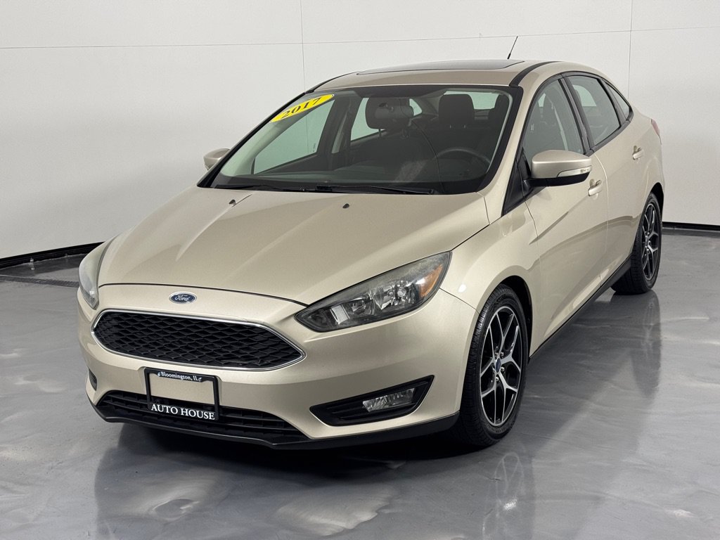 Used 2017 Ford Focus SEL w/ Cold Weather Package FWD image 6