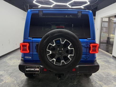 Used 2024 Jeep Wrangler Unlimited Sahara w/ Technology Group image 4