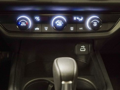 Used 2023 Honda HR-V LX image 28