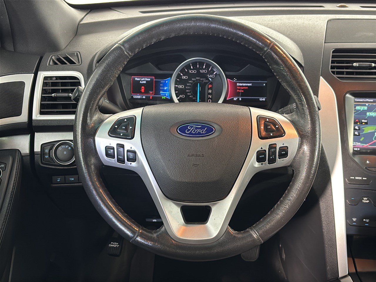 Used 2015 Ford Explorer XLT w/ Equipment Group 202A FWD image 10