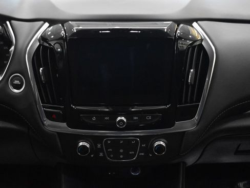 Used 2021 Chevrolet Traverse LT FWD image 28