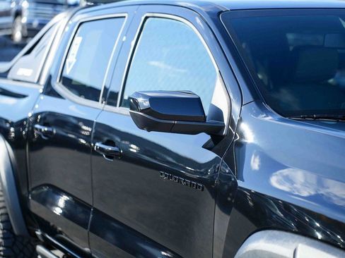 Used 2025 Chevrolet Colorado ZR2 w/ Midnight Edition image 8