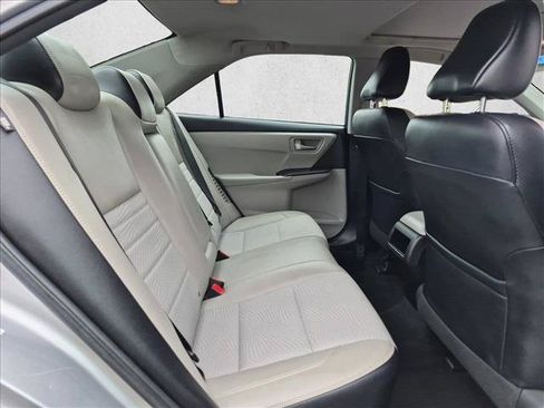 Used 2016 Toyota Camry SE w/ Moonroof Package FWD image 22