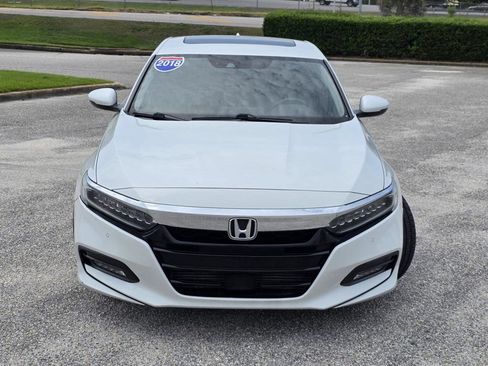 Used 2018 Honda Accord Touring image 3