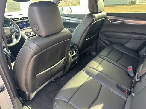 Used 2025 Cadillac XT5 Luxury image 32