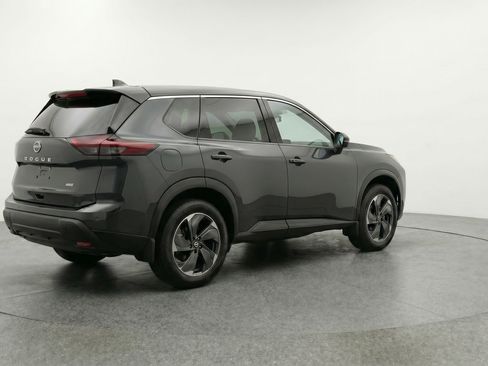 Used 2025 Nissan Rogue SV FWD image 9