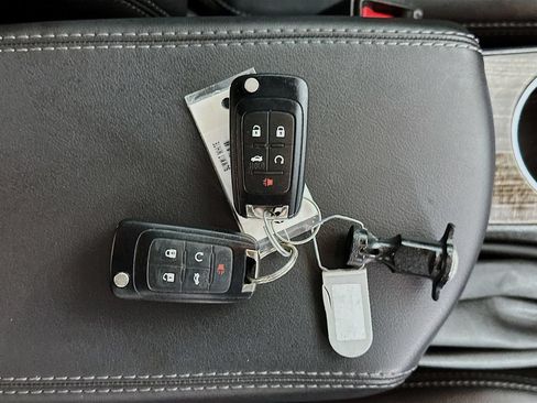 Used 2015 Chevrolet Malibu LT w/ Leather Package FWD image 34