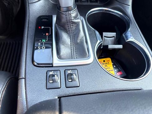 Used 2019 Toyota Highlander XLE image 25