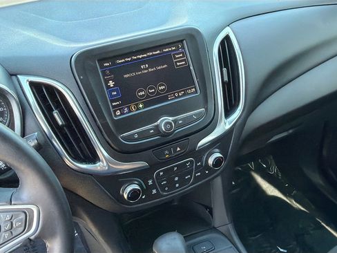 Used 2022 Chevrolet Equinox LT image 27