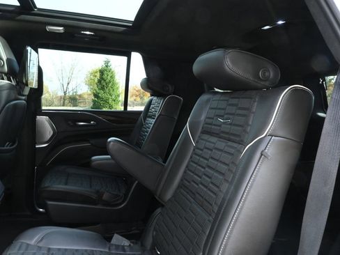 Used 2021 Cadillac Escalade Sport Platinum w/ Heavy-Duty Trailer Package image 4