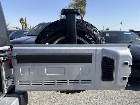 Used 2010 Jeep Wrangler Unlimited Sahara AWD/4WD image 13