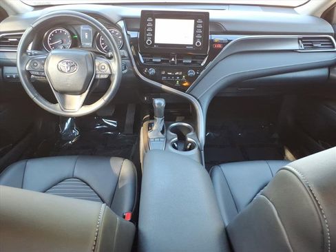 Used 2023 Toyota Camry SE image 8
