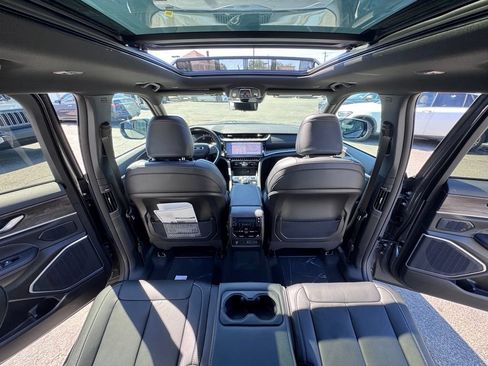 New 2027 Jeep Grand Cherokee L Limited AWD/4WD image 24