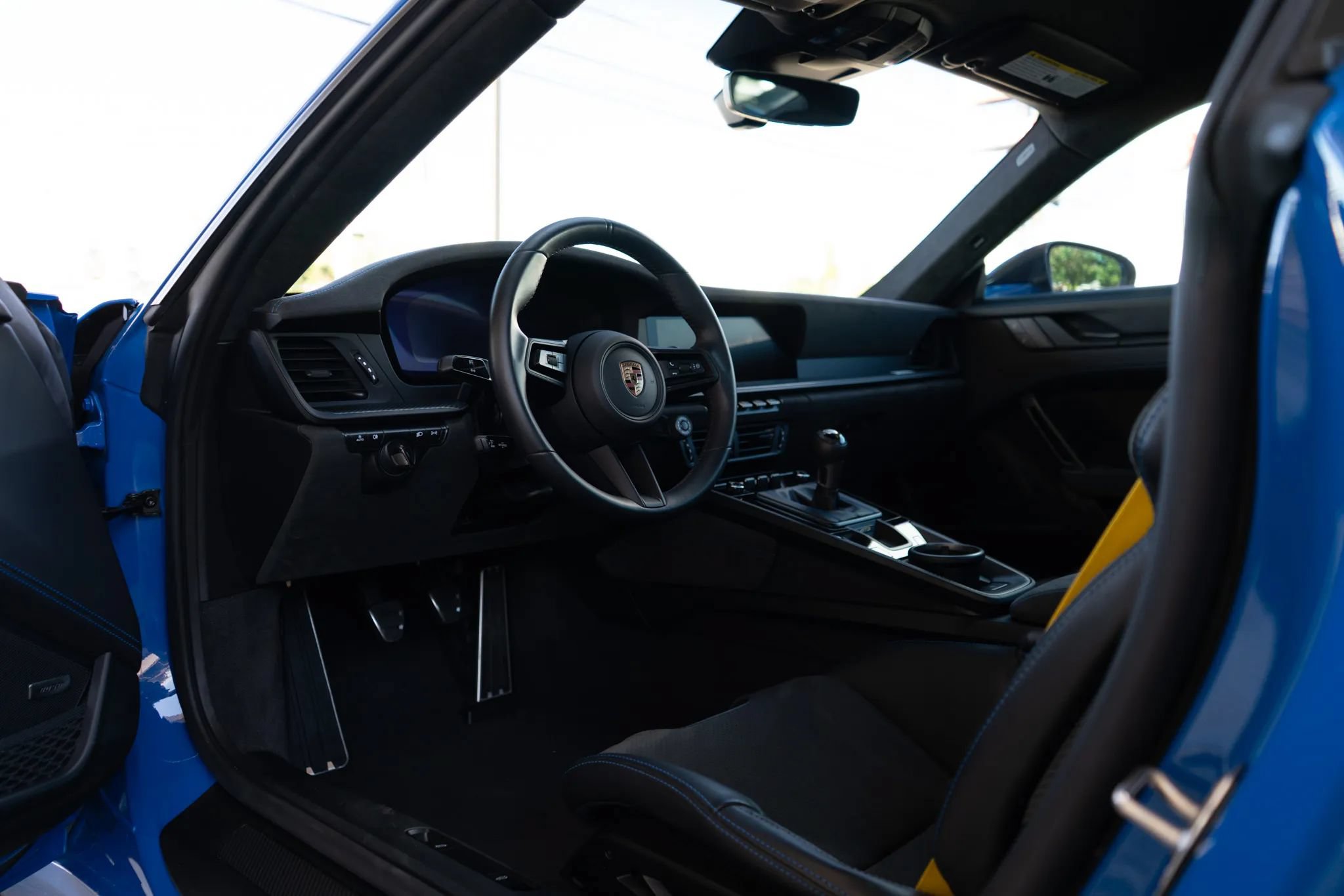 Used 2025 Porsche 911 GT3 RWD image 18