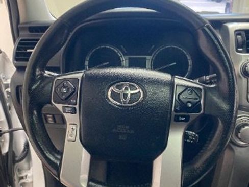 Used 2018 Toyota 4Runner SR5 Premium AWD/4WD image 19