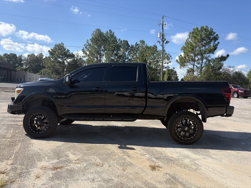 Used 2017 Nissan Titan PRO-4X w/ Pro-4x Convenience Package AWD/4WD image 3