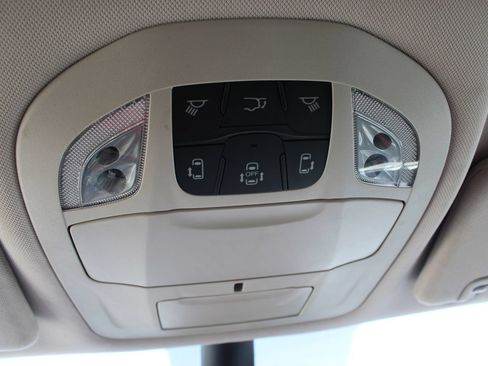 Used 2023 Chrysler Voyager LX FWD image 20