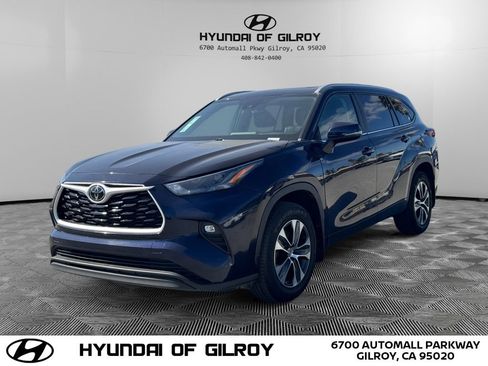 Used 2023 Toyota Highlander L image 1