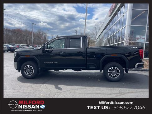 Used 2024 GMC Sierra 2500 SLE w/ SLE Value Package; image 2