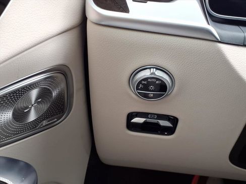 Used 2024 Mercedes-Benz GLC 300 4MATIC image 18