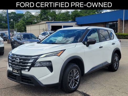 Used 2024 Nissan Rogue S FWD image 2