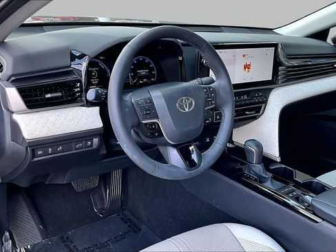 Used 2026 Toyota Camry XLE FWD image 18