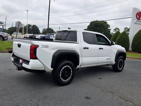 Used 2024 Toyota Tacoma TRD Off-Road AWD/4WD image 13