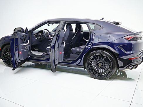 Used 2025 Lamborghini Urus SE AWD/4WD image 7