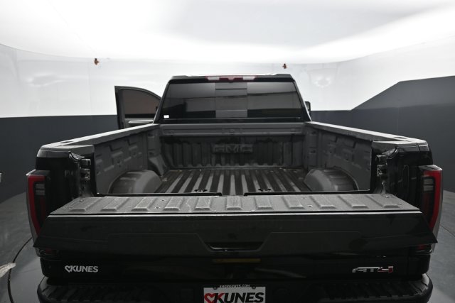 Used 2025 GMC Sierra 2500 AT4 AWD/4WD image 38
