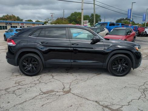 Used 2021 Volkswagen Atlas Cross Sport SE image 3