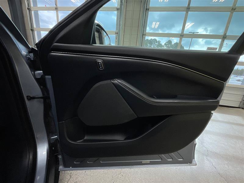 Used 2022 Ford Mustang Mach-E Select AWD/4WD image 33