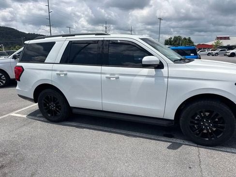 Certified 2024 Ford Expedition XLT AWD/4WD image 6