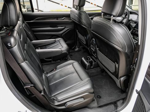 Used 2023 Jeep Grand Cherokee L Limited image 48