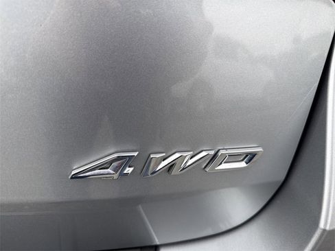 Used 2022 Ford Explorer XLT w/ Equipment Group 202A image 19