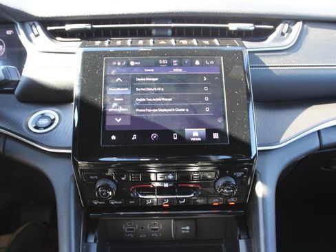 Used 2023 Jeep Grand Cherokee L Laredo image 17