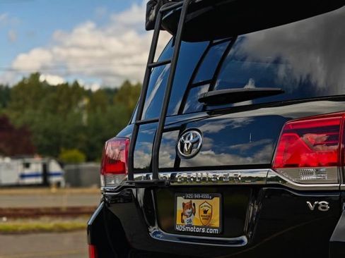 Used 2019 Toyota Land Cruiser AWD/4WD image 11