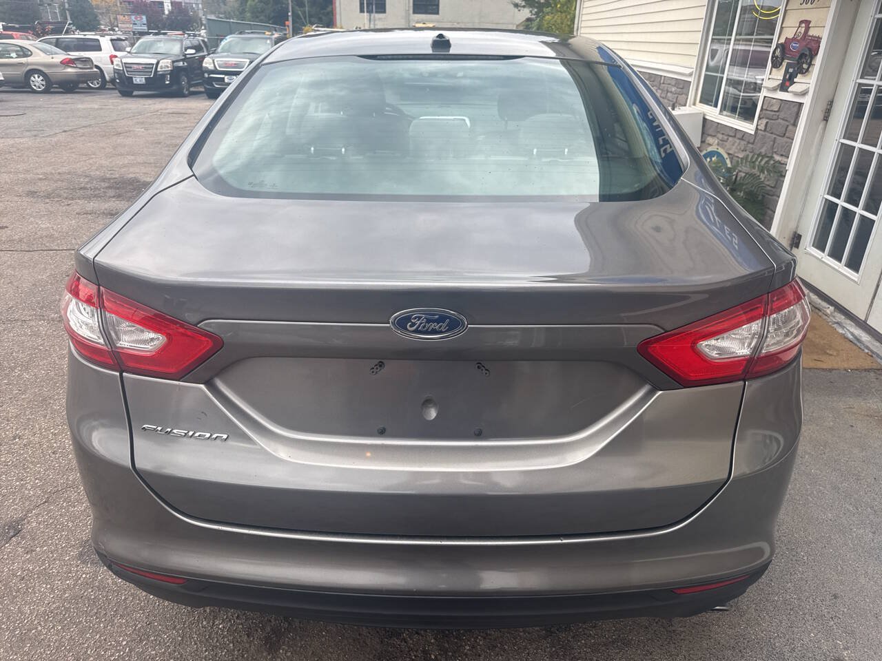 Used 2013 Ford Fusion S FWD image 9