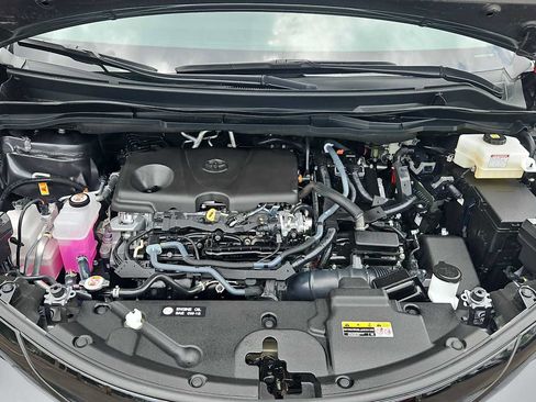 Used 2025 Toyota Sienna XLE w/ XLE Plus Package FWD image 18