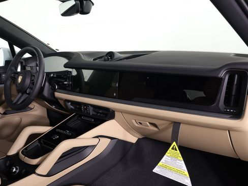 New 2026 Porsche Cayenne Coupe AWD/4WD image 15