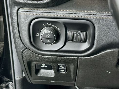 Used 2022 RAM 1500 Limited w/ Trailer Tow Group AWD/4WD image 16
