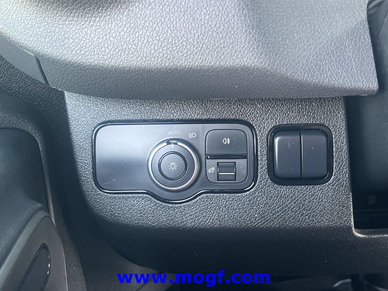 Used 2025 Mercedes-Benz Sprinter 2500 image 14